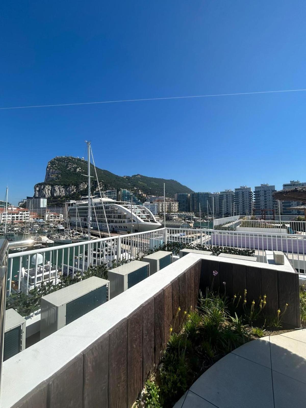 Marina Club Luxury Private Studio With Pool And Incredible Views Gibraltar Eksteriør billede