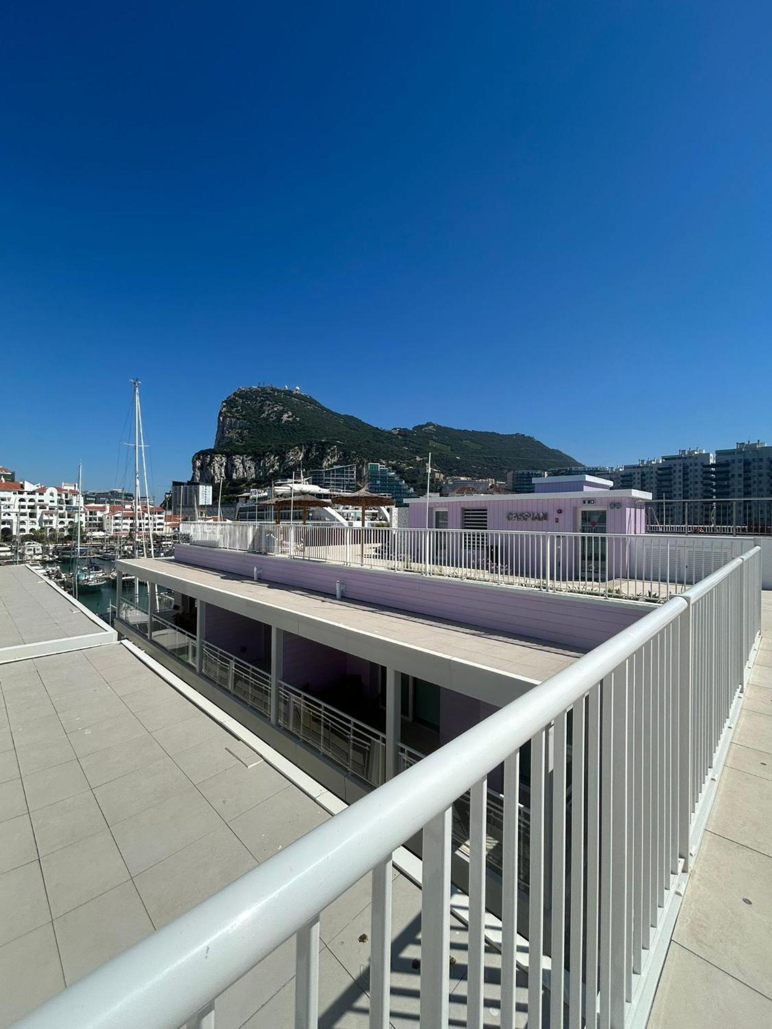 Marina Club Luxury Private Studio With Pool And Incredible Views Gibraltar Eksteriør billede