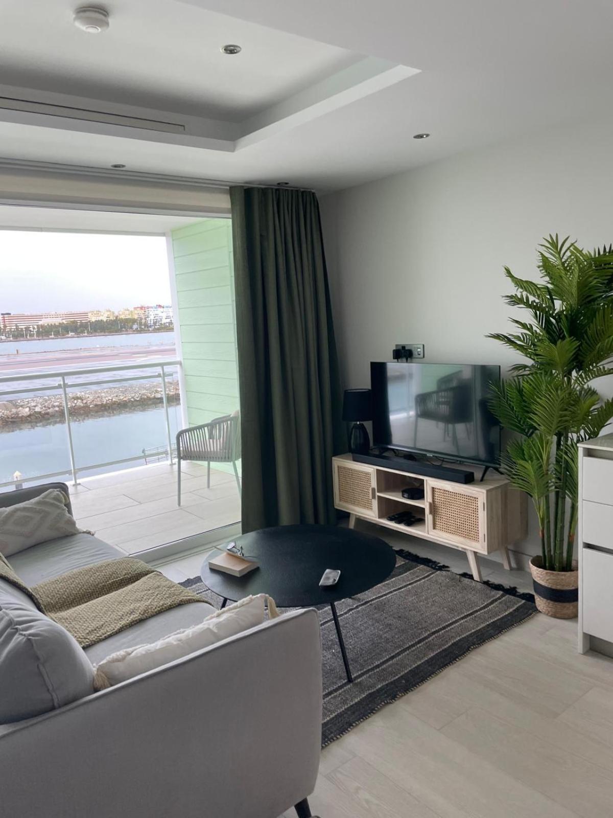 Marina Club Luxury Private Studio With Pool And Incredible Views Gibraltar Eksteriør billede