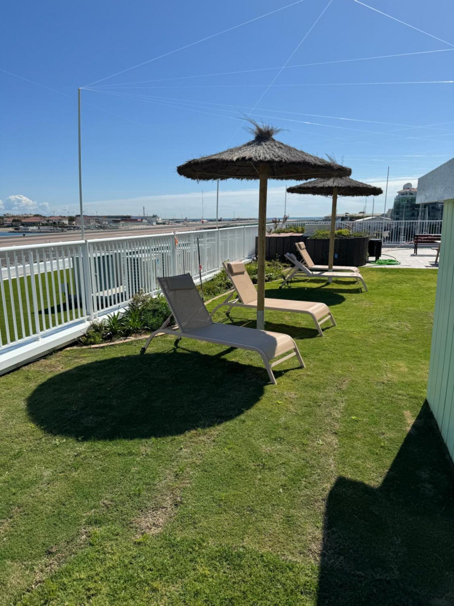 Marina Club Luxury Private Studio With Pool And Incredible Views Gibraltar Eksteriør billede